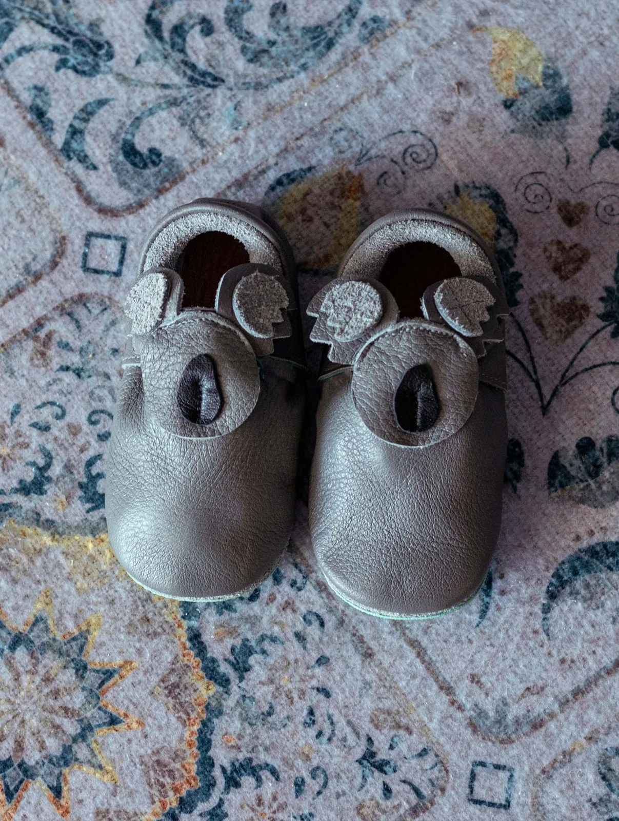 Для первых шагов: мягкие ботиночки SHUU Moccs, серые, фото 2